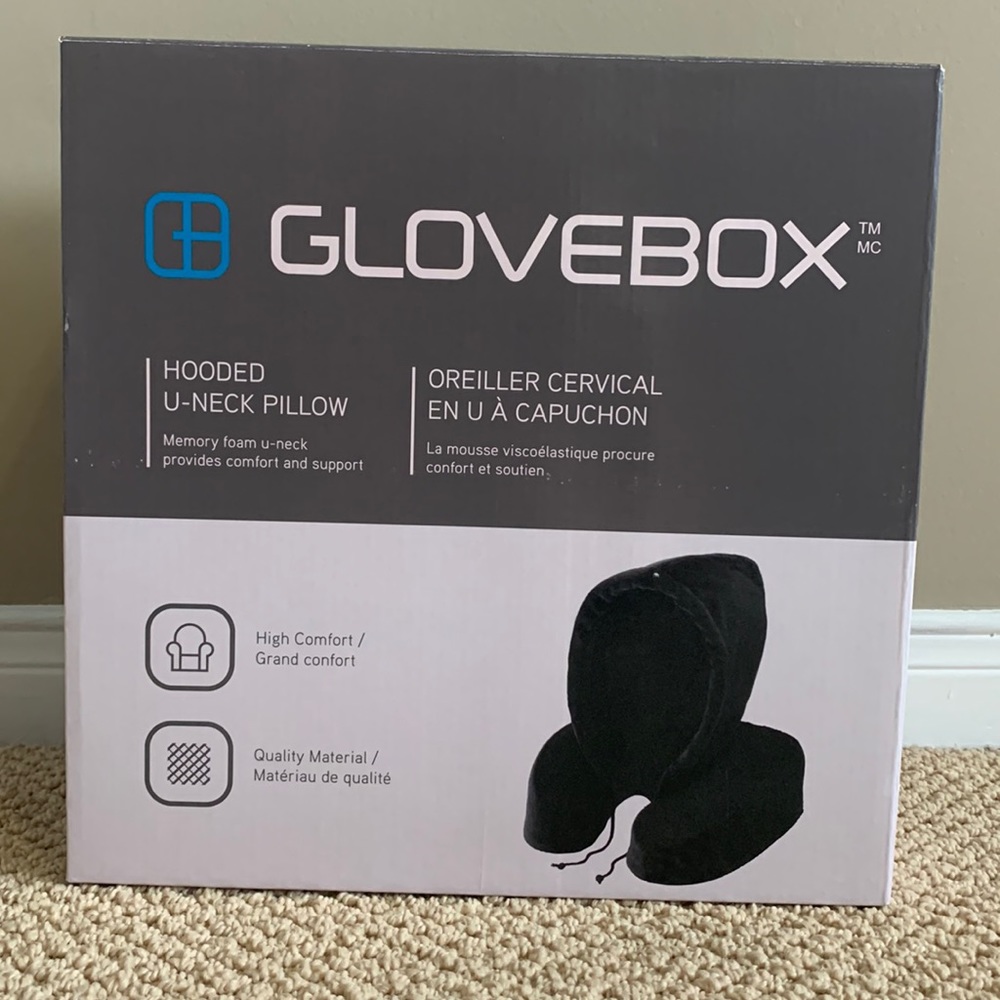 Glovebox hooded U-neck pillow